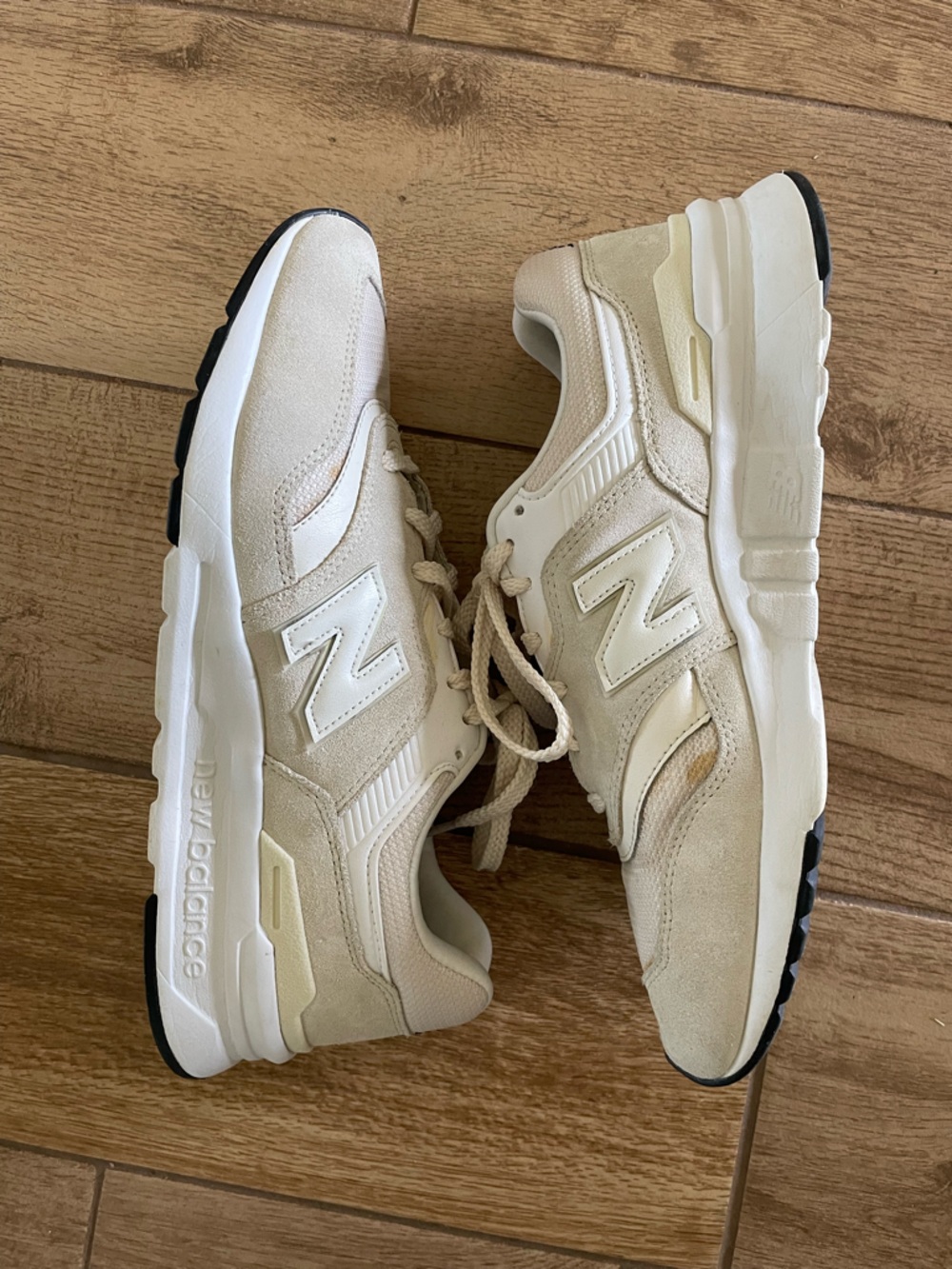 New Balance 997H Cream Sneakers